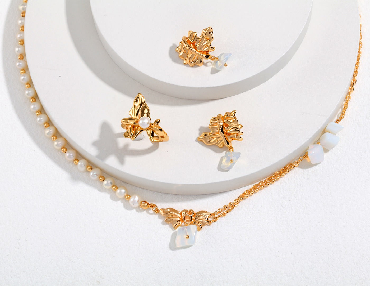Pearl Necklace with Opal