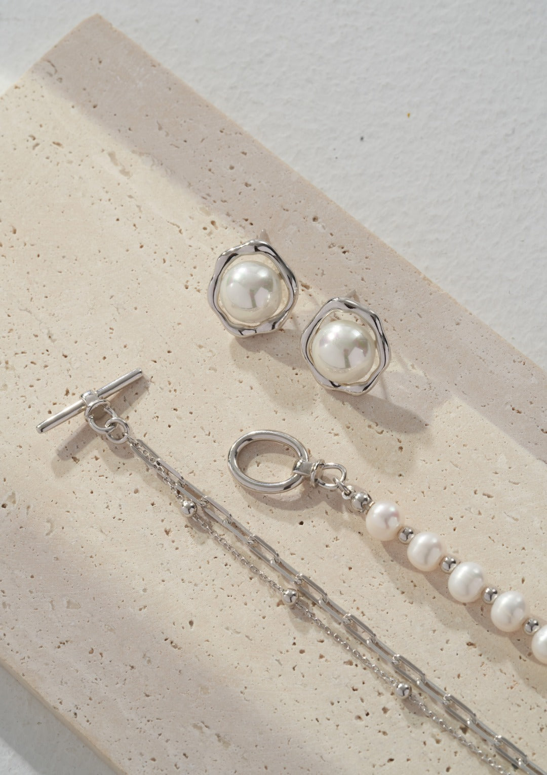 Pearl & Chain Necklace