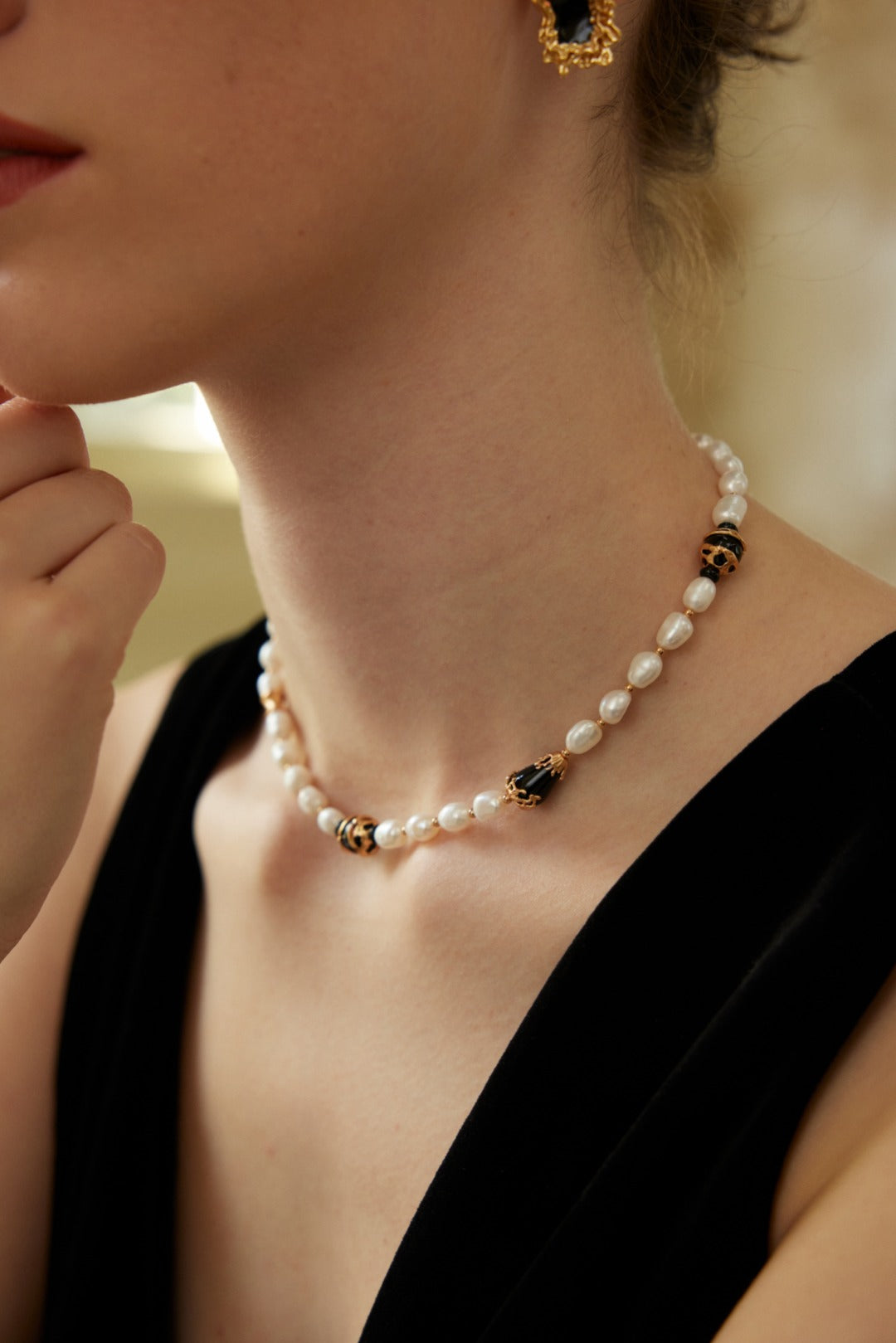 Sterling Silver Pearl & Black Onyx Jewelry Necklace